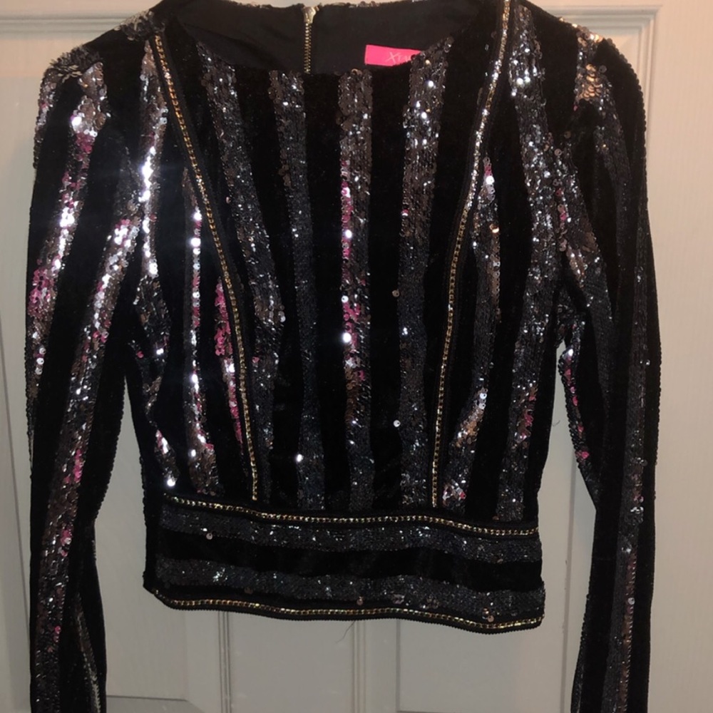 Black sequins crop sweater